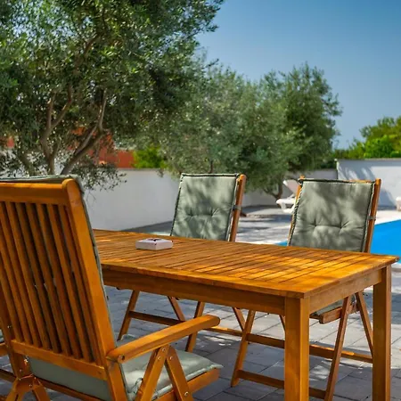 2217 アパート メドゥリン