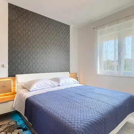 2217 * メドゥリン